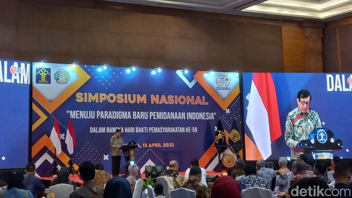 Menkumham Yasonna Laoly mengatakan kondisi lapas di RI banyak yang overkapasitas. Yasonna mendorong pendekatan restorative justice dalam penyelesaian perkara. (Anggi M/detikcom)
