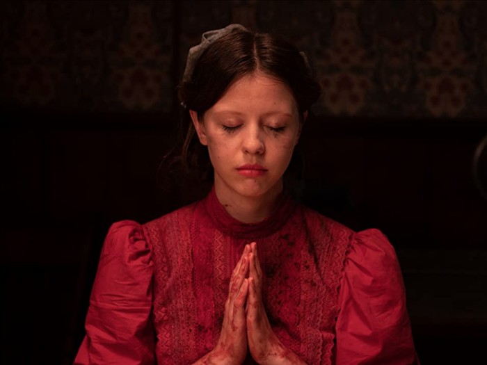 Penampilan Mia Goth di film Pearl.