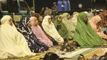 Momen Ahli Waris Lahan Gelar Salat Tarawih di Tol Jatikarya