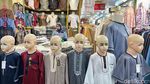 Pakaian Muslim Mulai Diburu Warga Untuk Lebaran