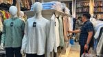 Pakaian Muslim Mulai Diburu Warga Untuk Lebaran
