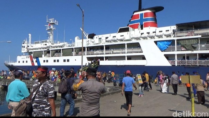 Aktivitas arus mudik di Pelabuhan Parepare, Sulawesi Selatan (Sulsel).