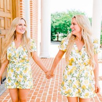 Lahir sebagai kembar identik 37 tahun, Brittany dan Briana Salyers sulit dipisahkan satu sama lain. Bahkan untuk mencari pasangan hidup pun, mereka bersama-sama dan menemukan jodoh yang kembar identik pula. (Foto: Instagram/@salyerstwins)