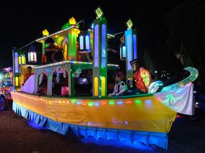 Pawai Keriang Bandong Semarakkan Ramadan di Pontianak
