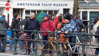 Usaha Keras Amsterdam Batasi Turis Staycation