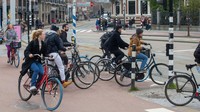 Dewan kota Amsterdam Sharon Dijksma mengatakan, polusi adalah pembunuh sekaligus penyebab utama terenggutnya kesehatan warga Amsterdam.