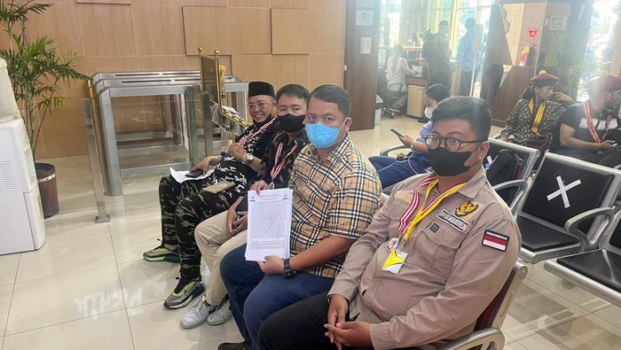 Poros Muda Indonesia Laporkan Ketua KPK Firli Bahuri ke Dewas KPK, Polda Metro Jaya dan Bareskrim Polri.
