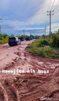 10 Potret Jalan Di Lampung Yang Rusak Parah, Sudah Mirip Waterboom