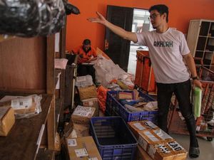 Heboh Kurir Sambat Paket Membeludak Jelang Lebaran, Ini Kisaran Upahnya