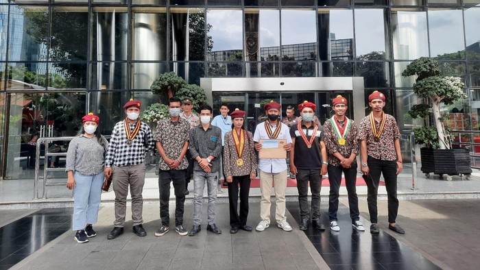 PP PMKRI melaporkan ke Dewas KPK soal dugaan oknum pimpinan KPK bocorkan dokumen penyelidikan kasus korupsi di lingkungan ESDM.