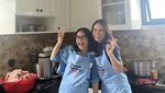Mulia! 10 Momen Prilly Latuconsina Masak untuk 300 Porsi Makanan Gratis