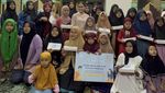 Mulia! 10 Momen Prilly Latuconsina Masak untuk 300 Porsi Makanan Gratis