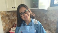 Senyum merekah Prilly Latuconsina. Foto: instagram