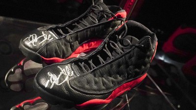 Rekor! Sepatu Michael Jordan di Final NBA 1998 Terjual Rp 33 Miliar