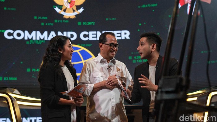 Semringah Menhub hingga Ganjar di Detik Pagi Menhub Budi Karya Sumadi hingga Gubernur Jateng Ganjar Pranowo menghadiri acara kick off program Mudik Aman Berkesan 2023 yang dinisiasi detikcom.