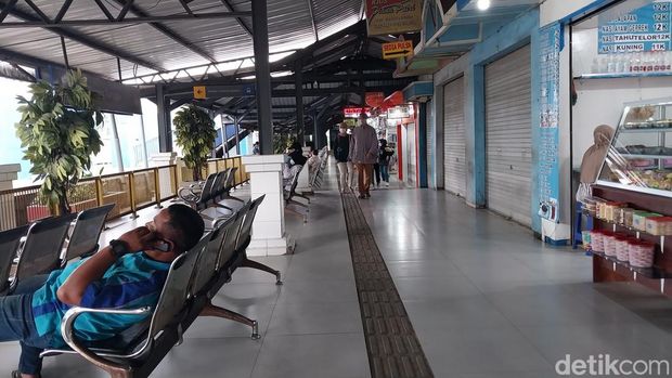 Situasi di terminal Arjosari Malang sepekan sebelum lebaran.