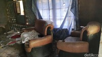 Abdul mendapat uang ganti rugi sekitar Rp 330 juta dari bangunan rumah. Paling tinggi uang ganti rugi yang didapat warga di kampung ini sekitar miliaran rupiah.  