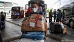 Terminal Pulogebang Mulai Ramai Pemudik