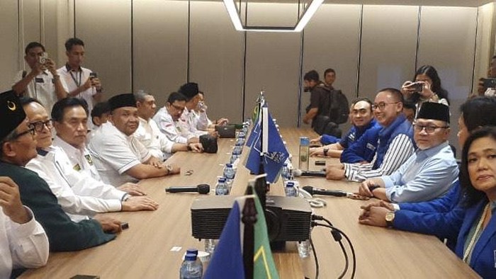 Yusril bertemu Zulhas di Kantor PAN