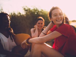 6 Zodiak Paling Ekstrovert, Sagitarius Si Social Butterfly