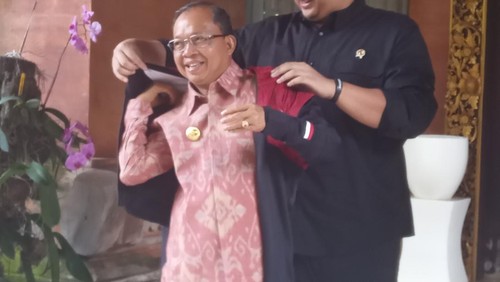 Gubernur Bali Wayan Koster dan Menpora Dito Ariotedjo, Jumat (14/4/2023).