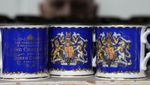 Apik! Begini Potret Pembuatan Mug Penobatan Raja Charles