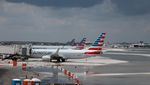 Bandara di Florida Ditutup Gegara Landasan Pacu Tergenang Air