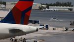 Bandara di Florida Ditutup Gegara Landasan Pacu Tergenang Air