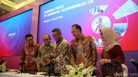 Foto: Sepanjang tahun 2022, Mitratel juga mencatatkan pertumbuhan kinerja finansial yang kuat dan berkelanjutan. Hadir dalam public expose Mitratel yang digelar di Four Seasons, Jakarta Selatan, Jumat (14/4/2023), Direktur Utama Mitratel Theodorus Ardi Hartoko, di dampingi dengan jajaran direksi lainnya.