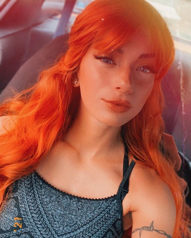 Aku bahkan tidak menghasilkan apa-apa dari media sosial dan gadis-gadis yang melakukan itu hanya menemukan cara untuk menghasilkan uang dengan cara berurusan dengan betapa menyeramkan dan kasarnya kalian, katanya kepada orang-orang yang menyarankan.Foto: Instagram