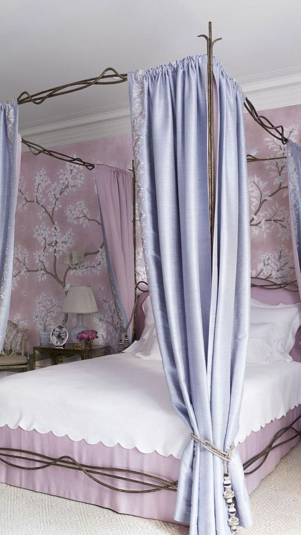 Dekorasi kamar warna pastel  Feminine Purple