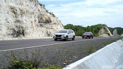 Duo Honda BR-V dan WR-V Jelajah Jalur Mudik Pantai Selatan Jawa