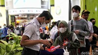 Pada masa angkutan Lebaran 2023 mulai 12 April (H-10) hingga 3 Mei (H+10) secara total PT KAI Daop 1 Jakarta menyiapkan hingga 1 juta tiket kereta api jarak jauh (KAJJ) dengan 1.513 perjalanan KA untuk keberangkatan dari Stasiun Gambir dan Pasar Senen.
