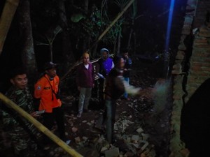 Gempa Tuban M 6,6 Ambrukkan Tembok Rumah Warga Jember