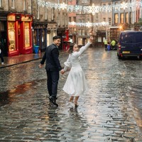 Penampilan Gritte dalam pemotretan tersebut rupanya berhasil mencuri atensi. Beberapa netizen berhasil dibuat salah fokus melihat ukuran sepatu Gritte yang kebesaran Salfok ama sepatu yg kegedaan ya, komentar salah seorang netizen. Foto: Instagram/@gritteagathaa