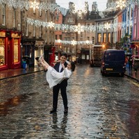 Sebelumnya Gritte sendiri diketahui sudah dilamar oleh Arif Hidayat usai 11 tahun berpacaran. Momen lamaran tersebut juga diunggah Gritte ke akun Instagram pribadinya. Foto: Instagram/@gritteagathaa