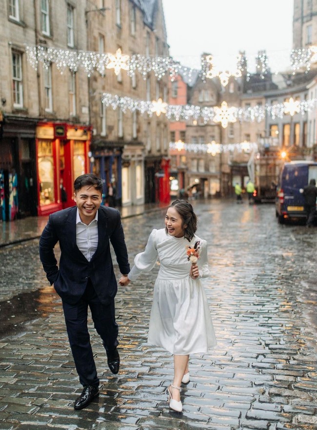 Jelang pernikahan Gritte Agatha dan Arif Hidayat melakukan sesi foto prewedding. Keduanya memilih Edinburgh, Inggris. Melalui akun Instagramnya Gritte tampak membagikan foto-foto preweddingnya tersebut. Foto: Instagram/@gritteagathaa