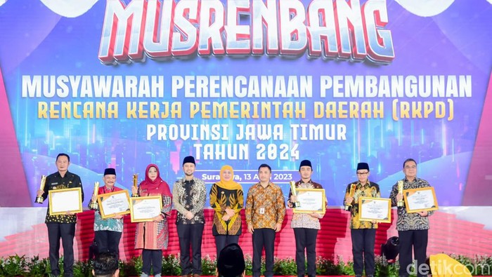 Gubernur Jawa Timur Khofifah Indar Parawansa