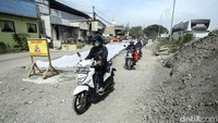 Jelang hari raya Idul Fitri jalur mudik tersebut tengah diperbaiki.