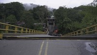 Insiden ini menyebabkan dua orang tewas dan 15 orang lainnya luka-luka.  