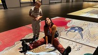Meski belum terlihat jelas, tapi Jessica Iskandar mulai memperlihatkan wajahnya secara utuh. Foto: Instagram Jessica Iskandar