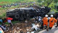 6 Korban Tewas Kecelakaan Beruntun Di Tol Boyolali Kebanyakan Penumpang Elf