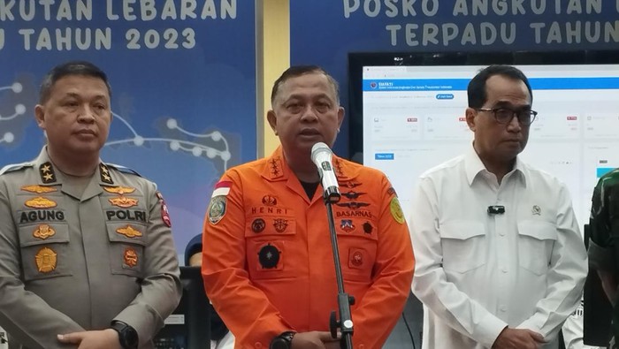 Kepala Basarnas Marsekal Madya TNI Henri Alfiandi hingga Menhub Budi Karya Sumadi (Brigitta/detikcom)
