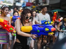 Thailand Kena Gempa, Festival Songkran Tetap Diadakan