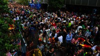 Selama bertahun-tahun, Festival ini telah berkembang menjadi perayaan yang lebih besar dan meriah dengan pesta perang air massal yang menjadi ciri khas festival ini.   