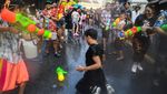 Keseruan Perang Air di Bangkok Saat Tahun Baru Thailand