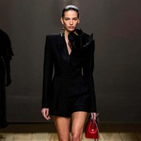 Inilah koleksi terbaru Alexander McQueen Fall/Winter 2023. Foto: Dok. Alexander McQueen.