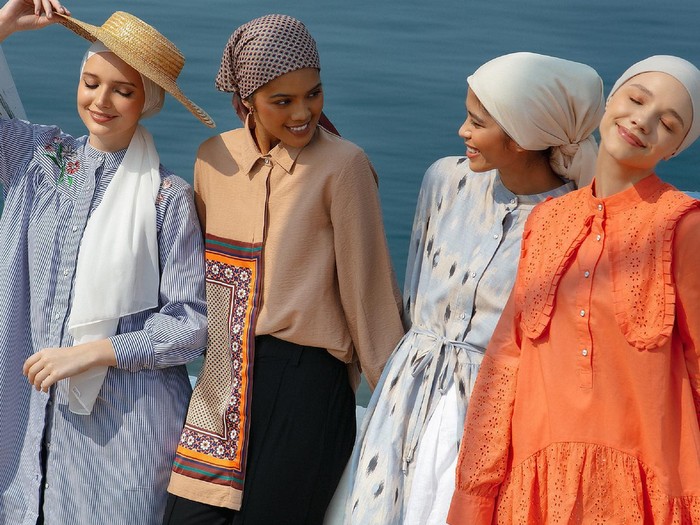 Koleksi brand ready to wear Aleza.