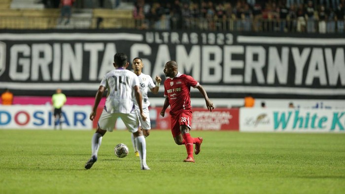 Laga Persis Solo vs Persik Kediri di Stadion Maguwoharjo, Kamis (13/4/2023) malam.