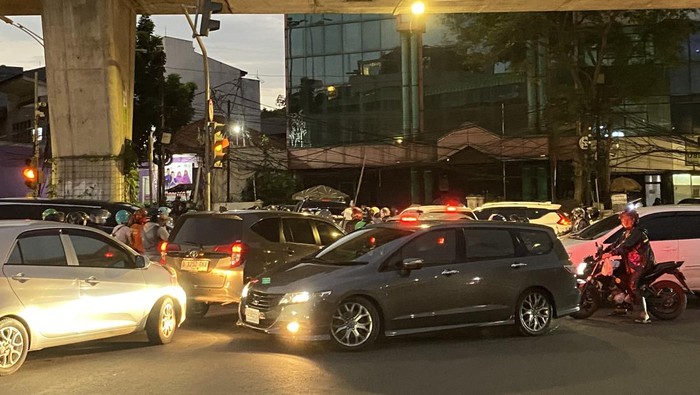 Lalin di Simpang Santa macet parah sore ini
